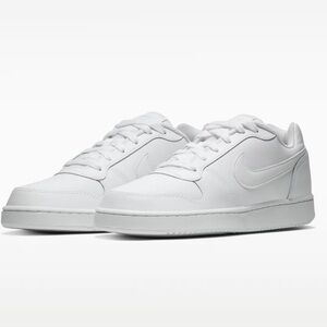 Nike men’s white low top sneakers